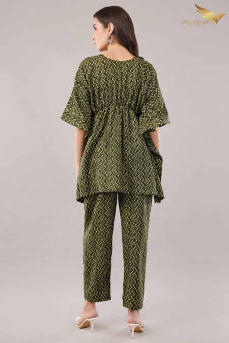 JASS Apparels Women's Green Zigzag Kaftan-Style Co-ord Set | Stylish & Comfortable Ethnic Fusion Wear